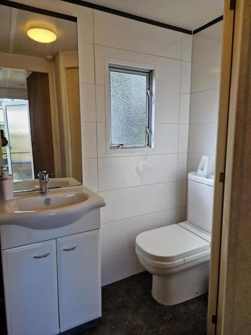 Chalet 14 Met Airco Familiecamping De Tien Heugten Schoonloo Drenthe Eksteriør bilde