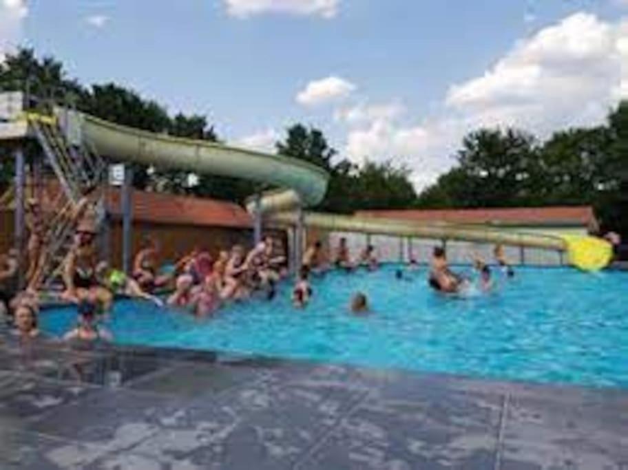 Chalet 14 Met Airco Familiecamping De Tien Heugten Schoonloo Drenthe Eksteriør bilde
