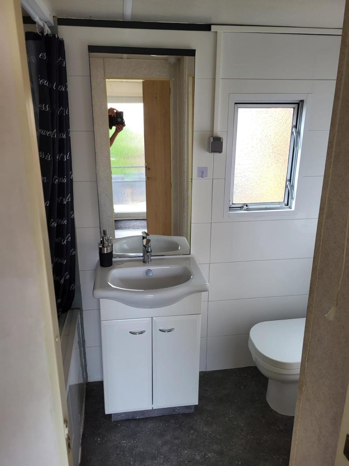 Chalet 14 Met Airco Familiecamping De Tien Heugten Schoonloo Drenthe Eksteriør bilde