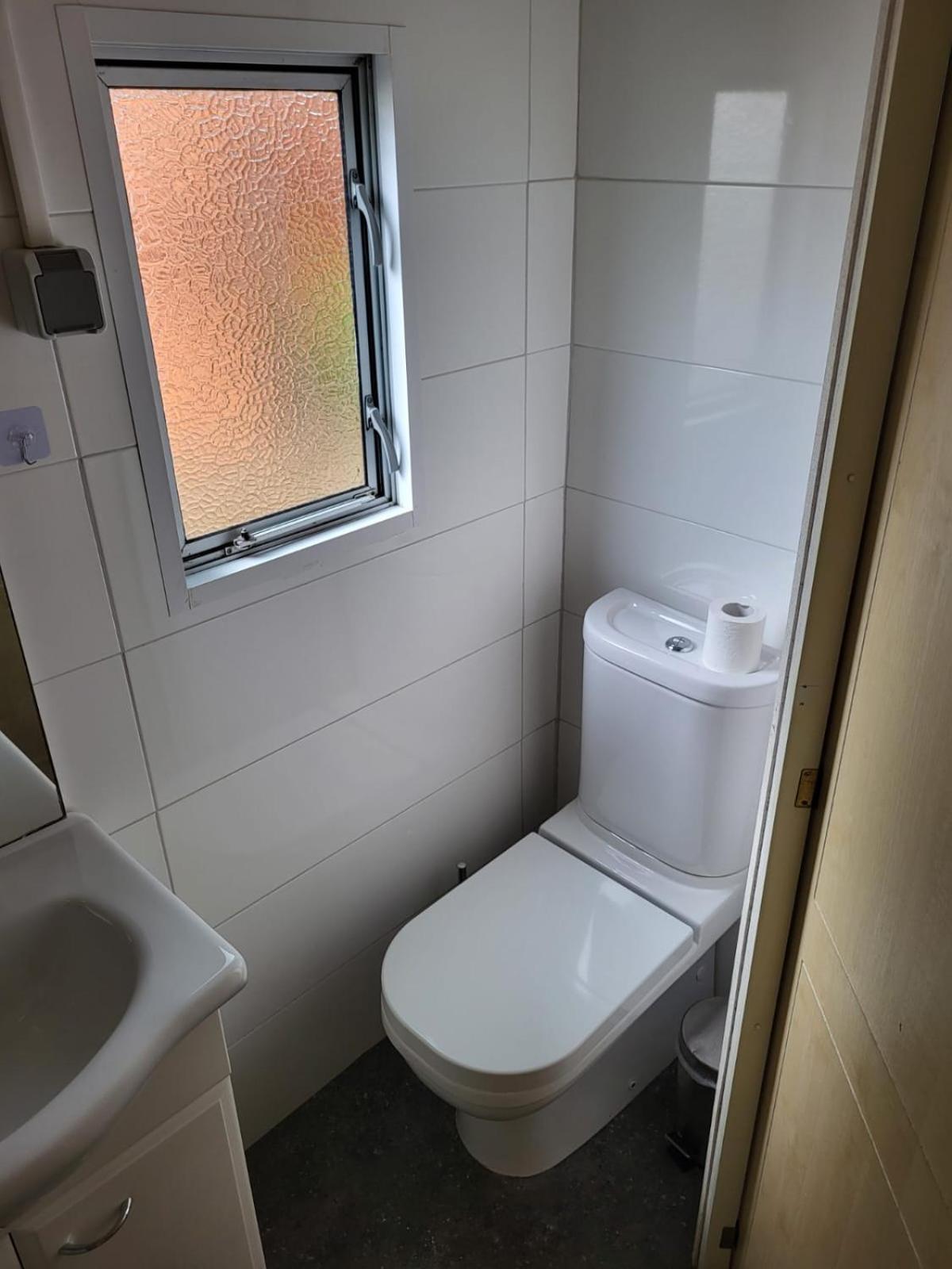 Chalet 14 Met Airco Familiecamping De Tien Heugten Schoonloo Drenthe Eksteriør bilde